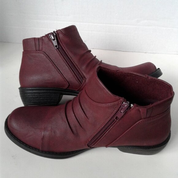 Women's Red Ankle Boot size 6M Faux Leather Easy Street - Picture 3 of 11